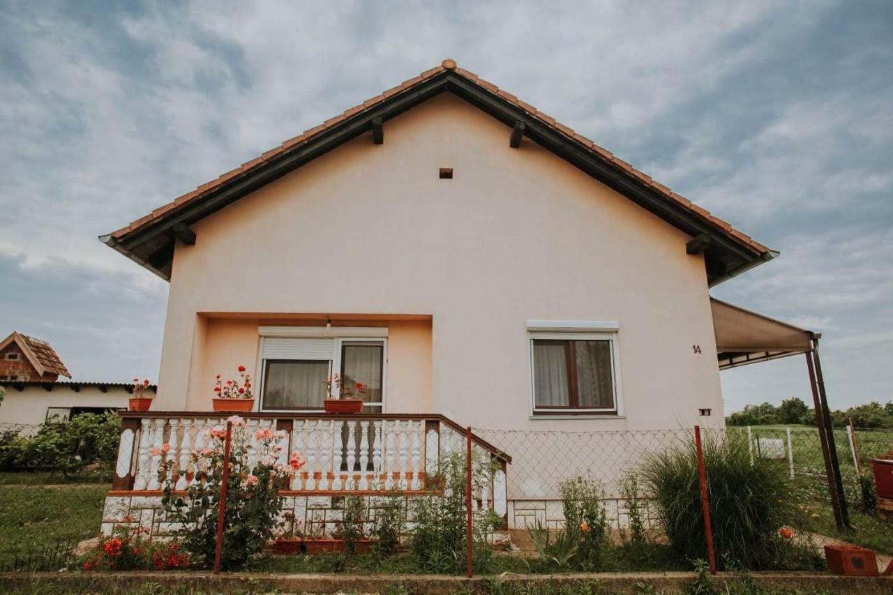 Hacijenda Villa Vukovar Bagian luar foto